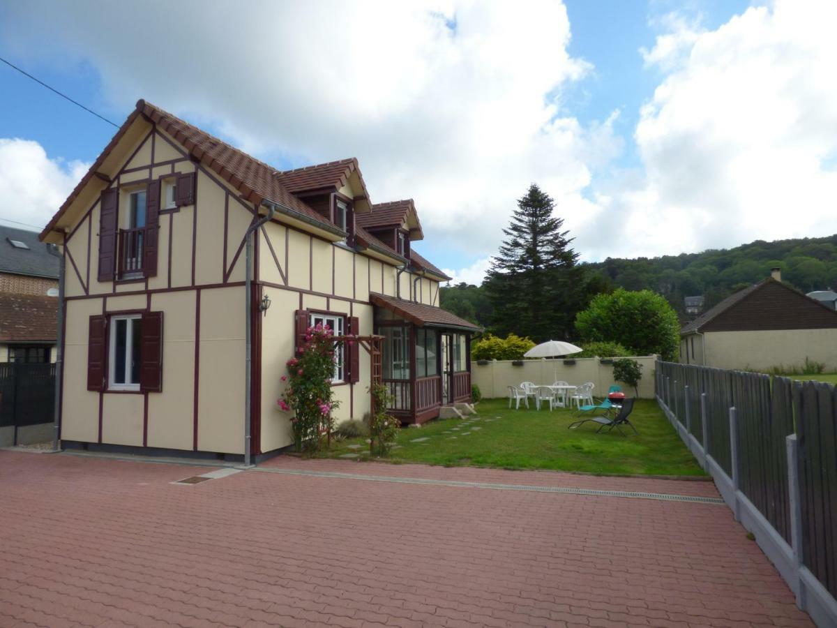 Gite Le Petit Chalet Avec Parking Gratuit Этрета Экстерьер фото